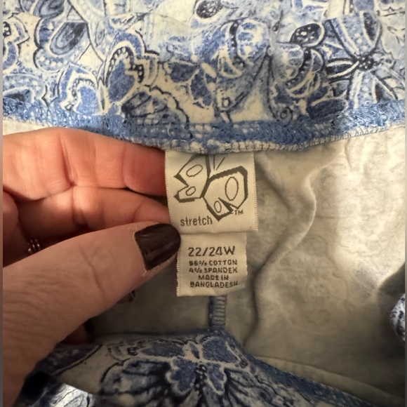 Stretch capris - Picture 3 of 3